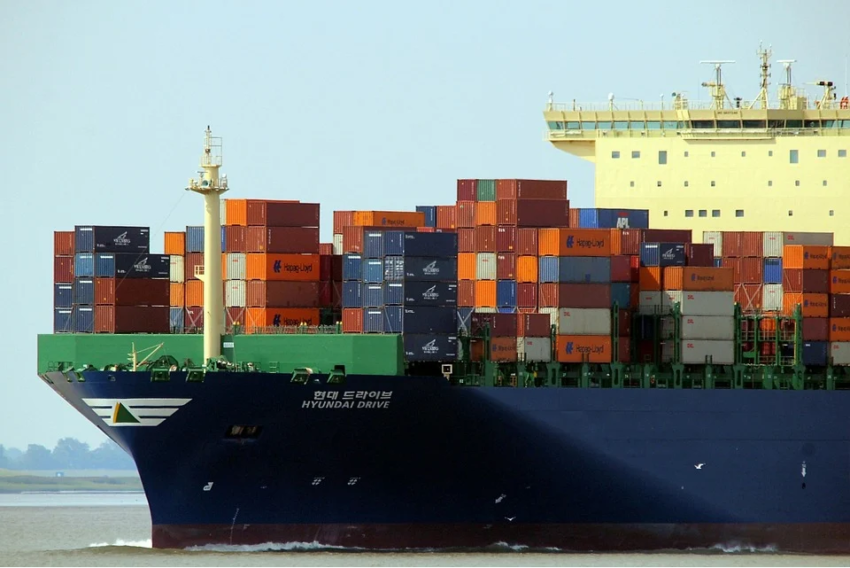 Impact of container shortage on the ocean freight shipping industry
